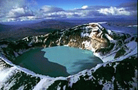 Кратерное озеро вулкана Малый Семячик (Камчатка)